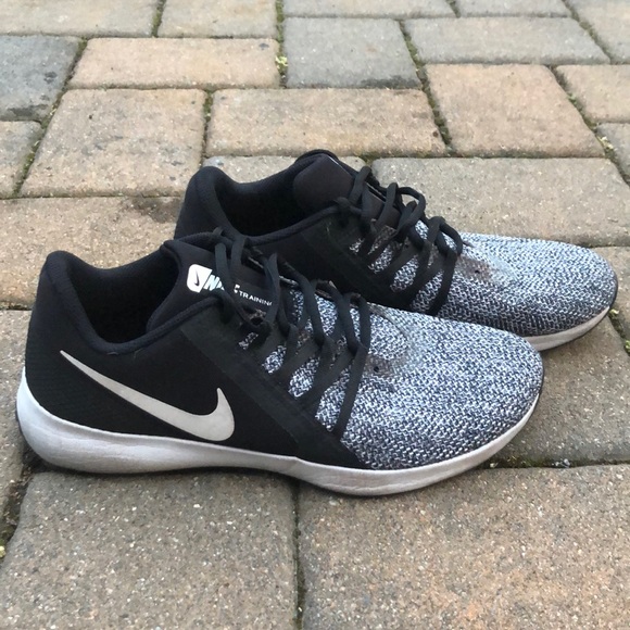 Nike running/training shoes - Picture 2 of 5